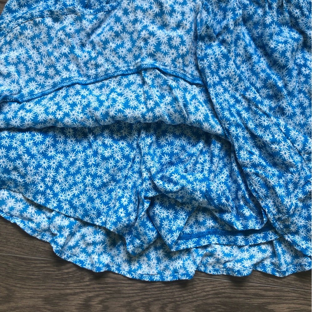 Reitmans 100% Viscose Floral Skort | Size 14 - Picture 8 of 8